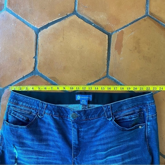 Democracy Ab Technology Elastic Waistband Frayed Hem Distressed Jeans size 24W - Picture 5 of 10